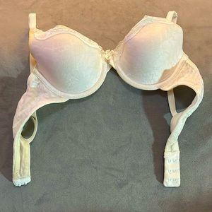 Maidenform White 32A soft cup bra